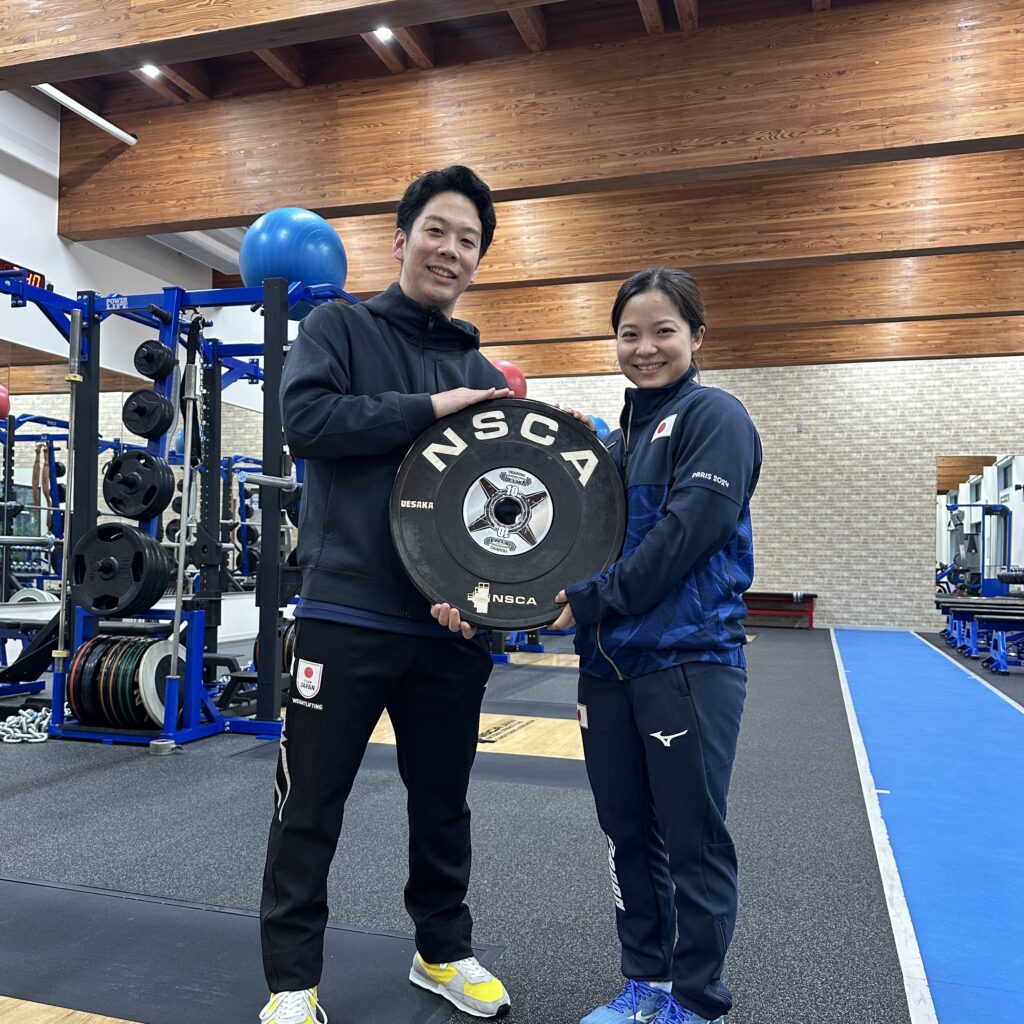 武井先生と鈴木先生が並んでいる写真