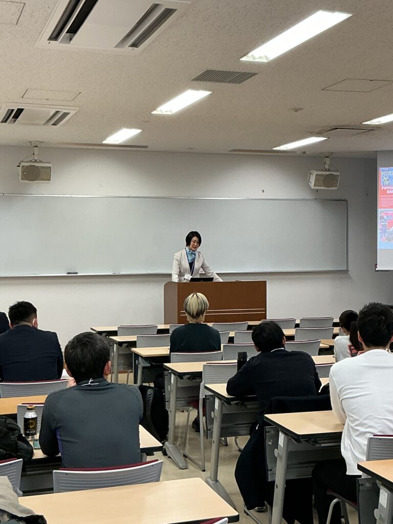 中澤真弓氏の講演の様子